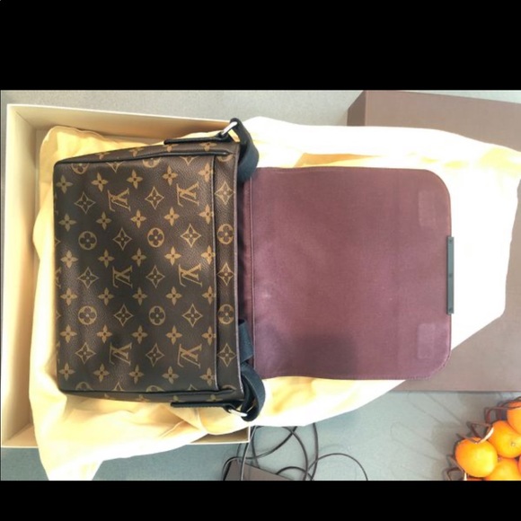 Louis Vuitton messenger bag - Picture 5 of 7